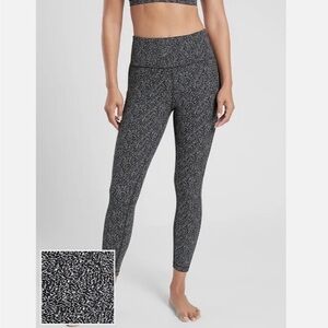 Athleta Ultimate Stash Pocket - 7/8 Tight - Excellent Condition